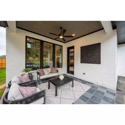 124 E Netleaf Ct, Montgomery, TX 77316 photo 4