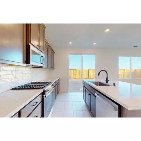 Kitchen - 2986 Delegate Dr, Lincoln, CA 95648 photo 3 of 5