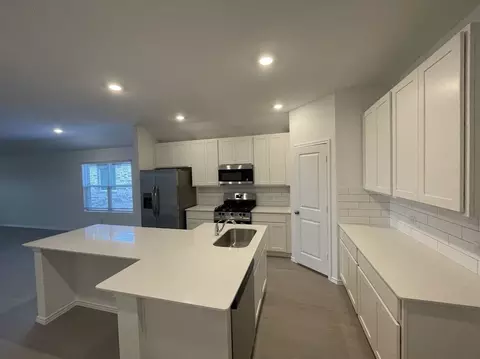623 Sormonne Loop, Kyle, TX 78640 photo 3