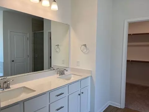 Bath - 303 Lucky Ave, Bertram, TX 78605 photo 2 of 3
