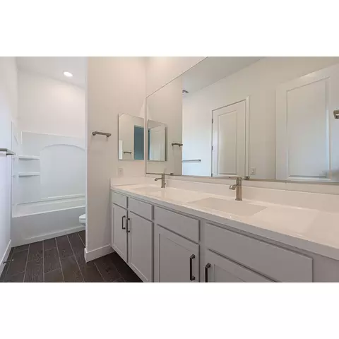 Bath - 44517 N 44th Dr, Phoenix, AZ 85087 photo 3 of 3