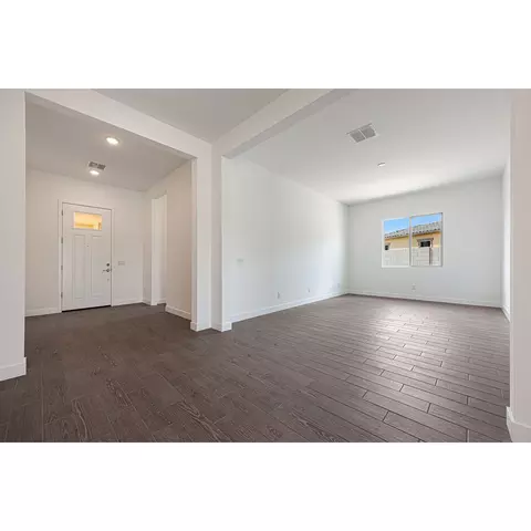 Living - 44517 N 44th Dr, Phoenix, AZ 85087 photo 4 of 4
