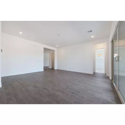 Living - 44517 N 44th Dr, Phoenix, AZ 85087 photo 2 of 4