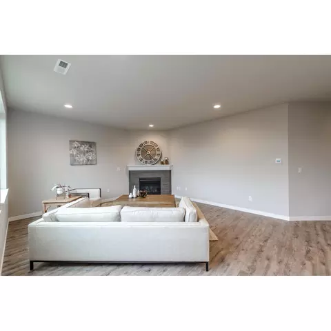 127 Valemont Dr, Medford, OR 97501 photo 30