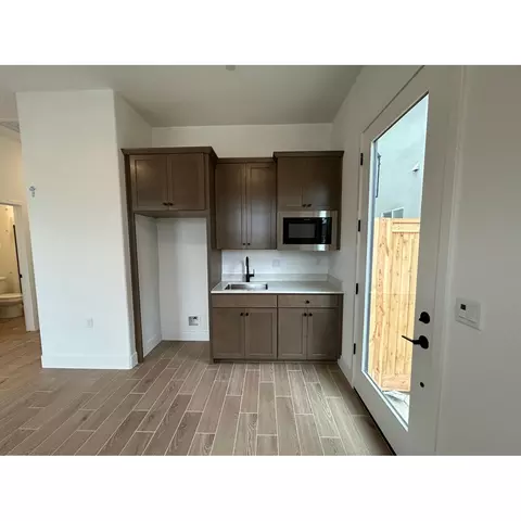2243 N Argyle Ave, Clovis, CA 93619 photo 5