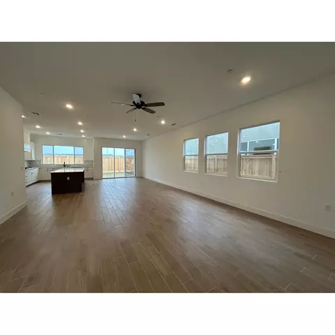2243 N Argyle Ave, Clovis, CA 93619 photo 4