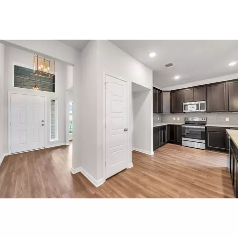 1902 Chief St, Bryan, TX 77807 photo 9