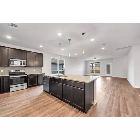 1902 Chief St, Bryan, TX 77807 photo 10