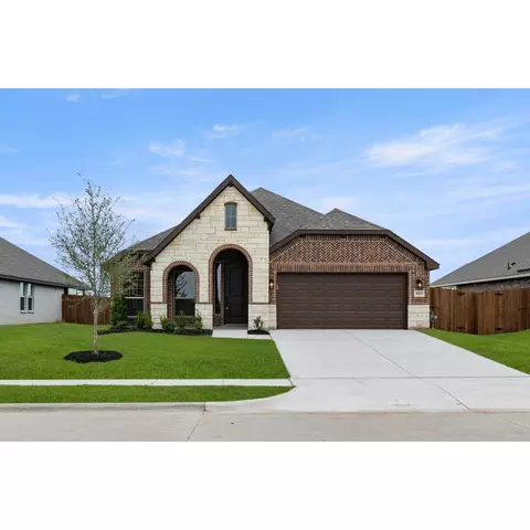 1013 Pineview Ln, Crowley, TX 76036 photo 1