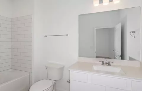 Bath - 6833 SW 90th Loop, Ocala, FL 34476 photo 2 of 2