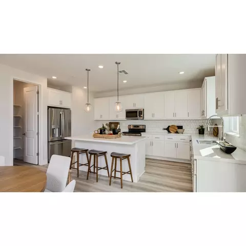 Kitchen - 1718 Tornillo Ave, Manteca, CA 95337 photo 2 of 4