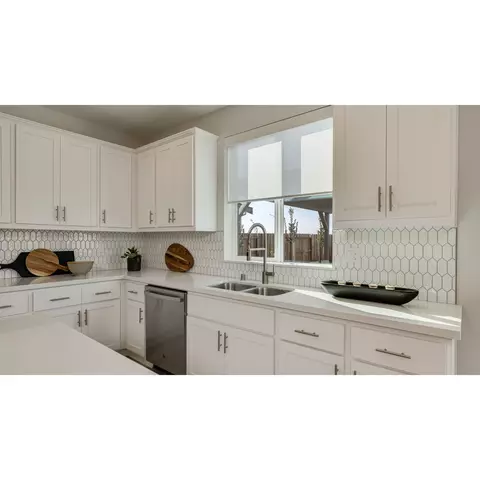 Kitchen - 1718 Tornillo Ave, Manteca, CA 95337 photo 4 of 4