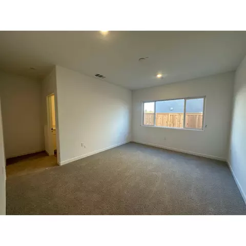 1259 Plum Tree Ave, Clovis, CA 93619 photo 4