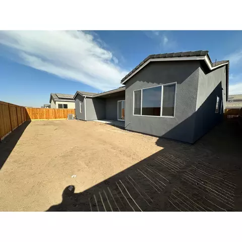 2224 N Russell Ave, Clovis, CA 93619 photo 4