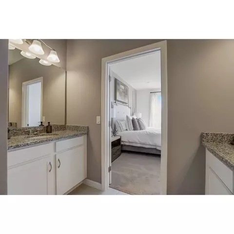 Bath - 426 Shoreview Sands Ave, Mascotte, FL 34753 photo 1 of 2