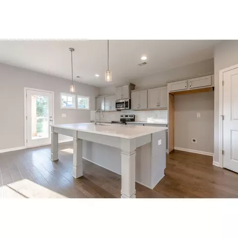 Kitchen - 4437 Cornwall Dr, Forsyth, GA 31029 photo 4 of 6