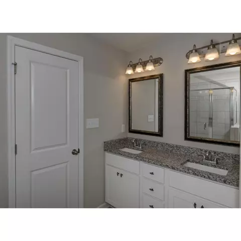 Bath - 4437 Cornwall Dr, Forsyth, GA 31029 photo 2 of 7