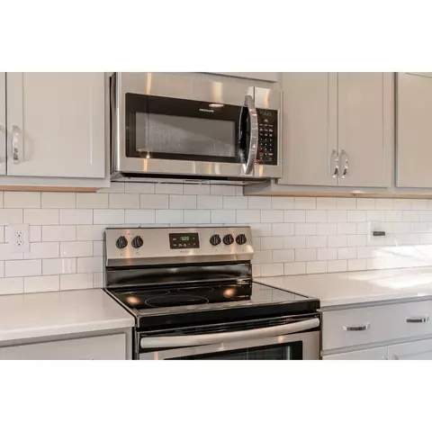 Kitchen - 4437 Cornwall Dr, Forsyth, GA 31029 photo 5 of 6
