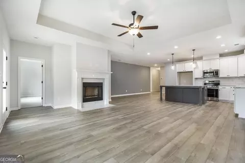 Living - 324 E River Cane, Perry, GA 31069 photo 2 of 2