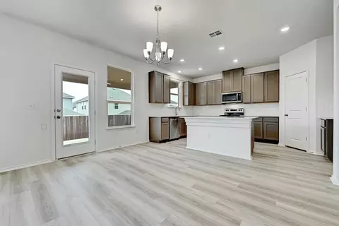 8207 Philbrook Dr, Austin, TX 78744 photo 5