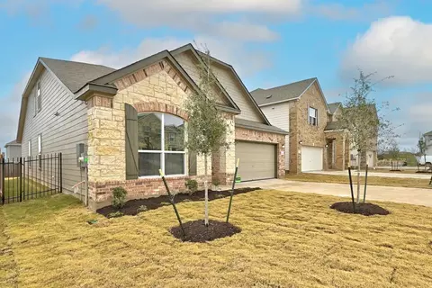 8207 Philbrook Dr, Austin, TX 78744 photo 1