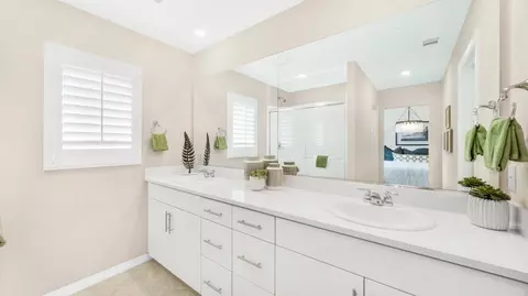Bath - 7288 Olive Grove St, Riverside, CA 92507 photo 3 of 4