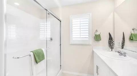 Bath - 7288 Olive Grove St, Riverside, CA 92507 photo 4 of 4