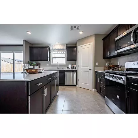 Kitchen - 1352 Eagle Ridge Dr, Merced, CA 95348 photo 3 of 3