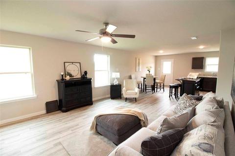 2119 8th St, Hempstead, TX 77445 photo 5