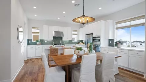 179 Sentosa, Irvine, CA 92618 photo 3
