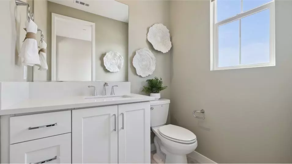 Bath - 24480 Via Cobija, Santa Clarita, CA 91354 photo 4 of 4