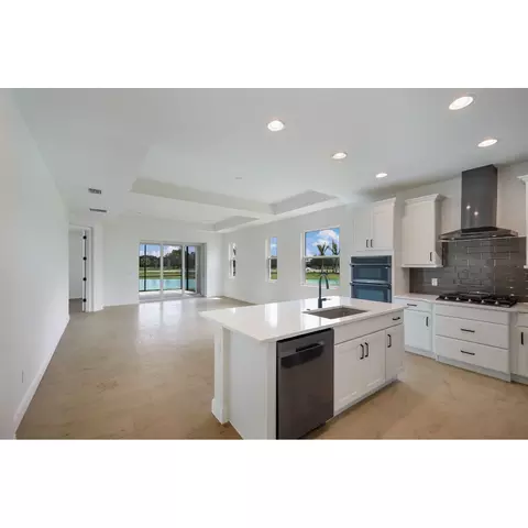 131 Okeeffe, Bradenton, FL 34212 photo 5