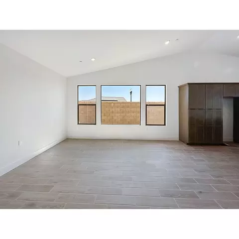 1094 Granite Dr W, Madera, CA 93636 photo 5