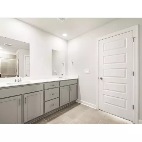 Bath - 797 Treeline Rd, Moore, SC 29369 photo 1 of 2