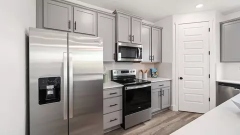 Kitchen - 752 Stephanie Dr, Merced, CA 95348 photo 3 of 4