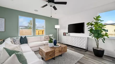Living - 752 Stephanie Dr, Merced, CA 95348 photo 1 of 1