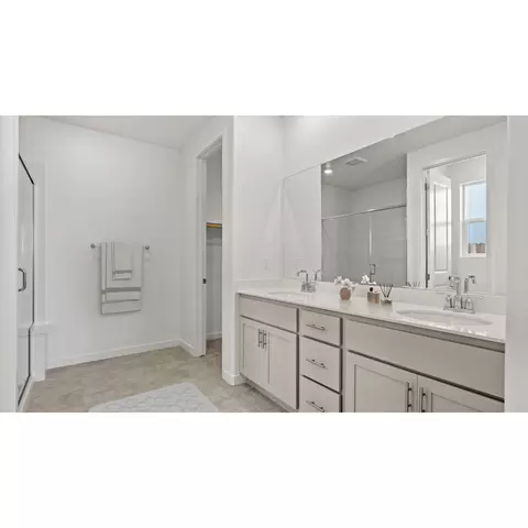 Bath - 1754 Shingle Ave, Manteca, CA 95337 photo 1 of 1