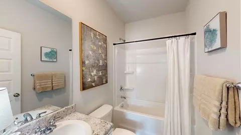 Bath - 4704 Copley Dr, Jonesboro, AR 72404 photo 2 of 2