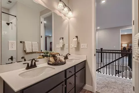 Bath - 27885 E Indore Dr, Aurora, CO 80016 photo 4 of 5