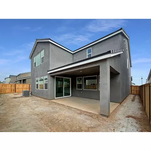 1085 Wildflower Dr, Madera, CA 93636 photo 8