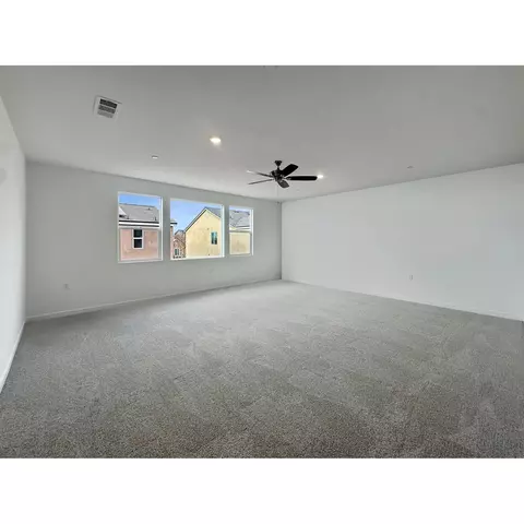 1085 Wildflower Dr, Madera, CA 93636 photo 6