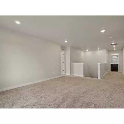 546 E Hearth Ln, Eagle Mountain, UT 84005 photo 6