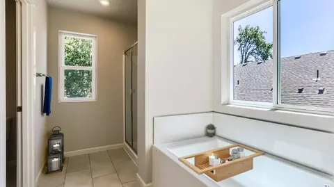 Bath - 63204 Peale St, Bend, OR 97701 photo 3 of 4