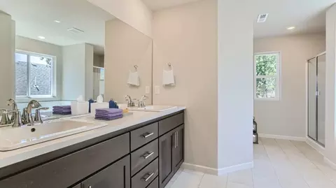 Bath - 63204 Peale St, Bend, OR 97701 photo 2 of 4