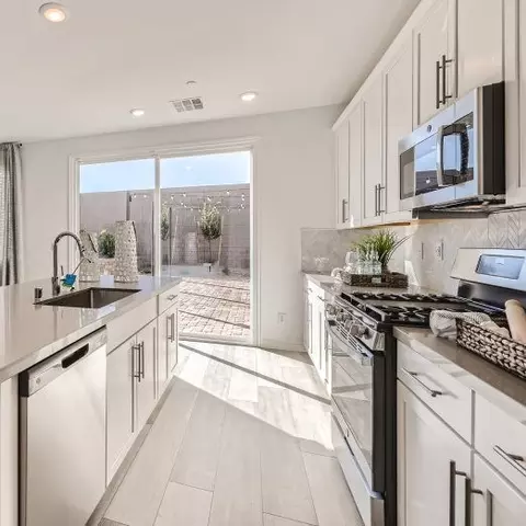 Kitchen - 323 Mount Barcroft Dr, Henderson, NV 89015 photo 2 of 2