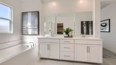 Bath - 323 Mount Barcroft Dr, Henderson, NV 89015 photo 5 of 5