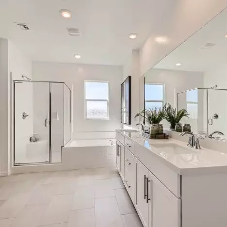 Bath - 323 Mount Barcroft Dr, Henderson, NV 89015 photo 3 of 5