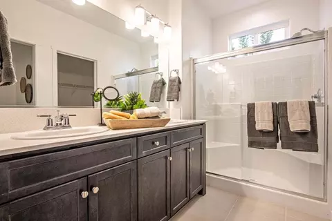Bath - 513 Lucas Ave S, Madera, CA 93636 photo 1 of 1