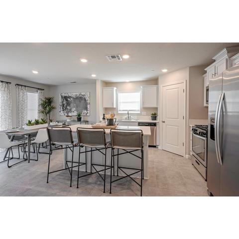 1575 Concord Ave, Madera, CA 93637 photo 8