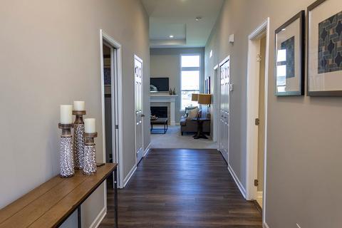23503 Steinway Dr, Macomb, MI 48042 photo 2